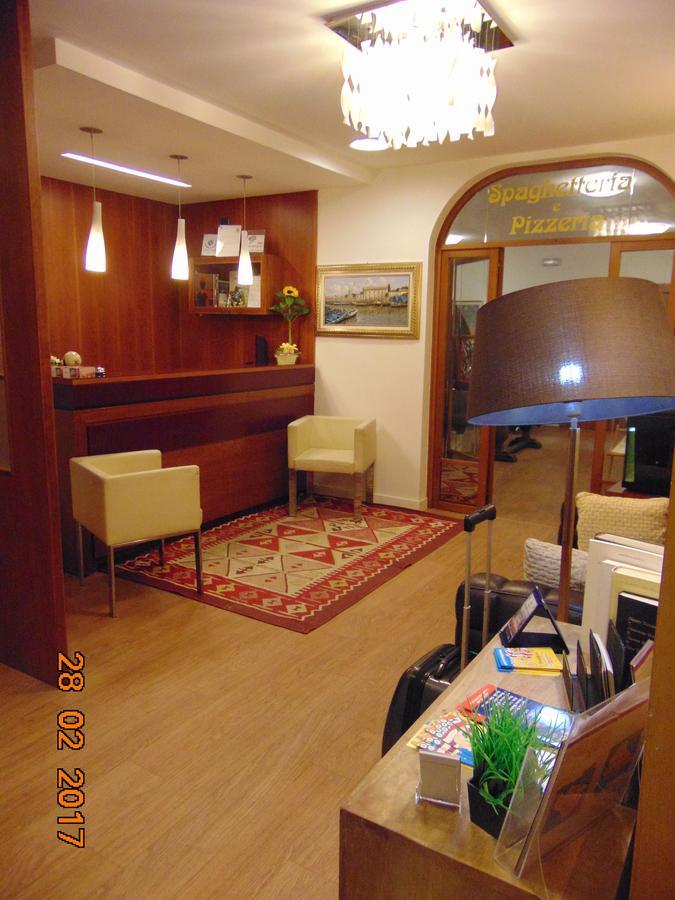 Hotel Mazzocchetti 圣安杰洛城 外观 照片